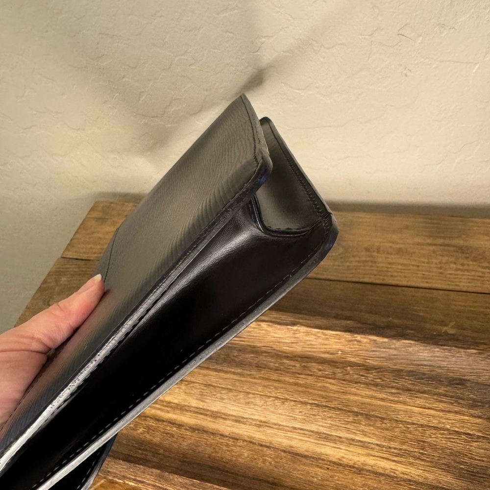 EUC Louis vuitton black leather clutch - Picture 11 of 11